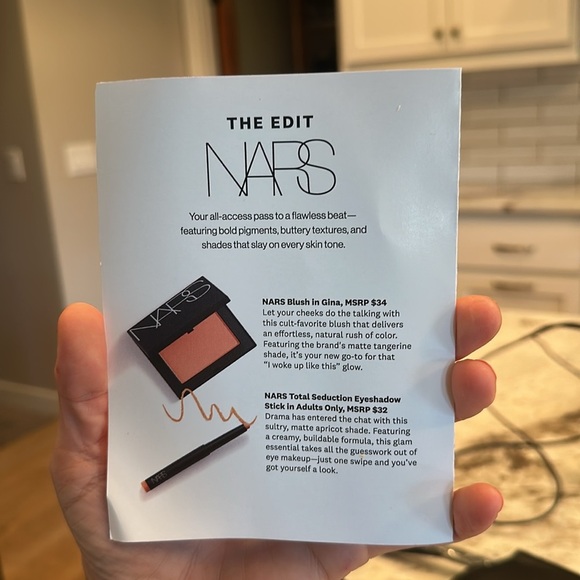 NARS 4 Piece Set With Heart Bag - Picture 2 of 3